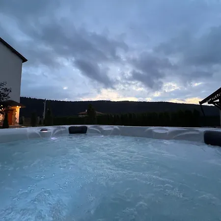 Adelheide - Spa, Bbq & Jacuzzi דירה