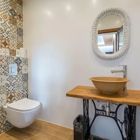 Adelheide - Spa, Bbq & Jacuzzi דירה *